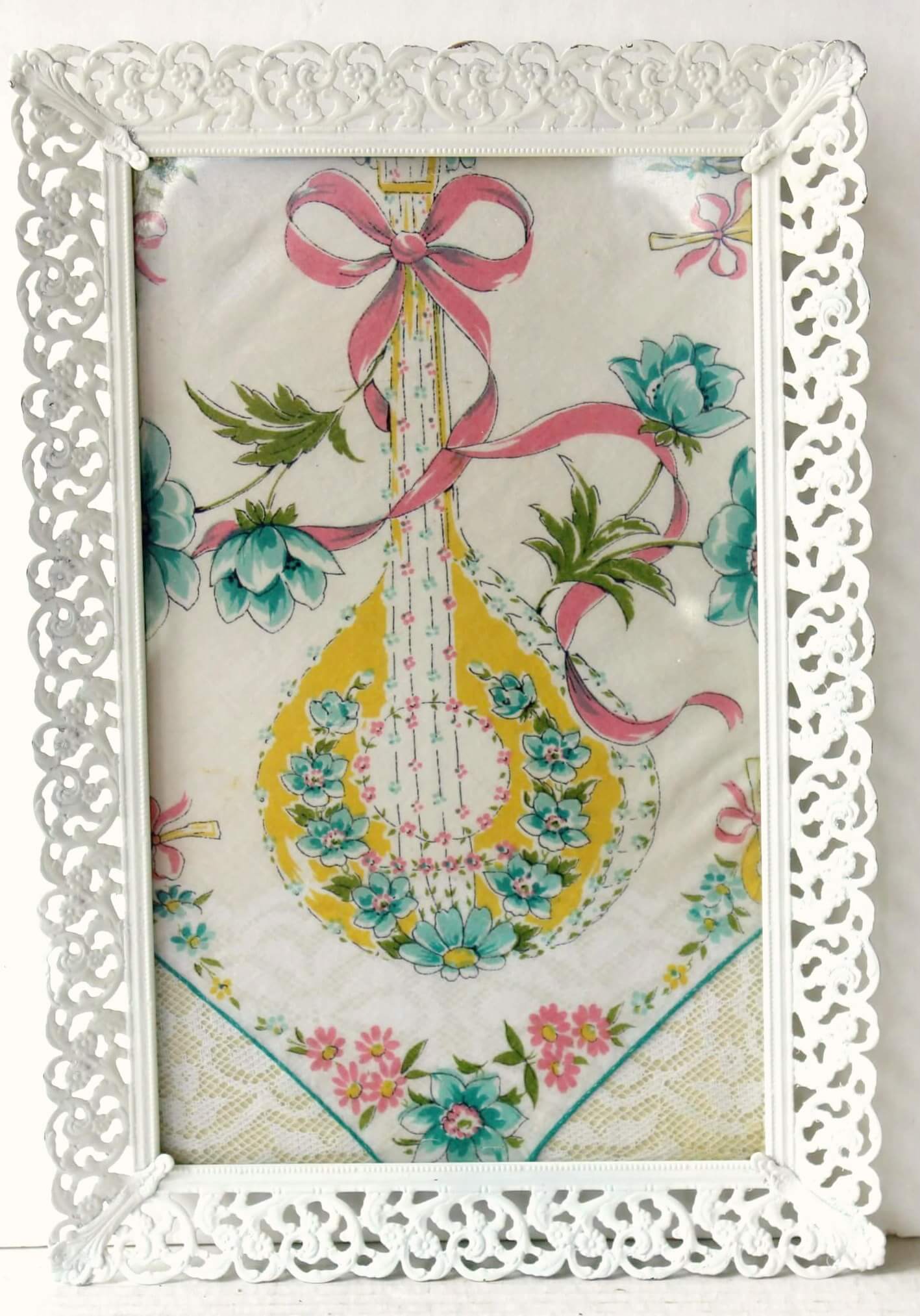 5 Clever Ways to Display Vintage Hankies | Vintage Southern Picks