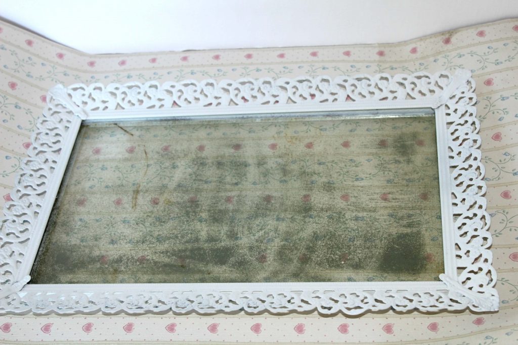 5 clever ways to display vintage hankies