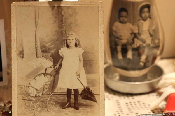 display-a-vintage-cabinet-card