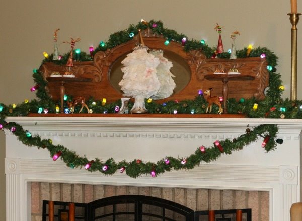 christmas-mantel-with-shotgun-shell-garland