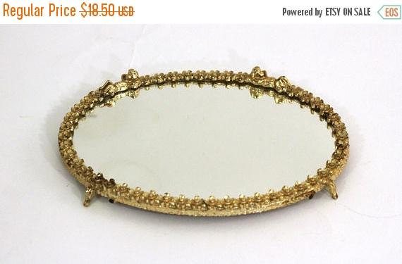 small-oval-mirror-tray
