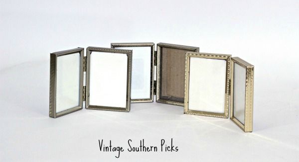 3-wallet-vintage-picture-frames