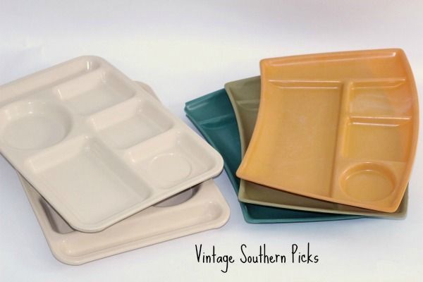 vintage-cafeteria-trays