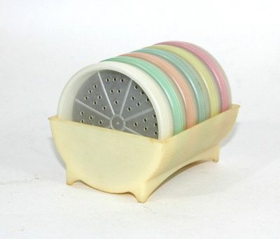 Tupperware Wagon Wheel Coaster Set