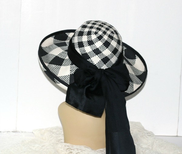 wide brim sun hat
